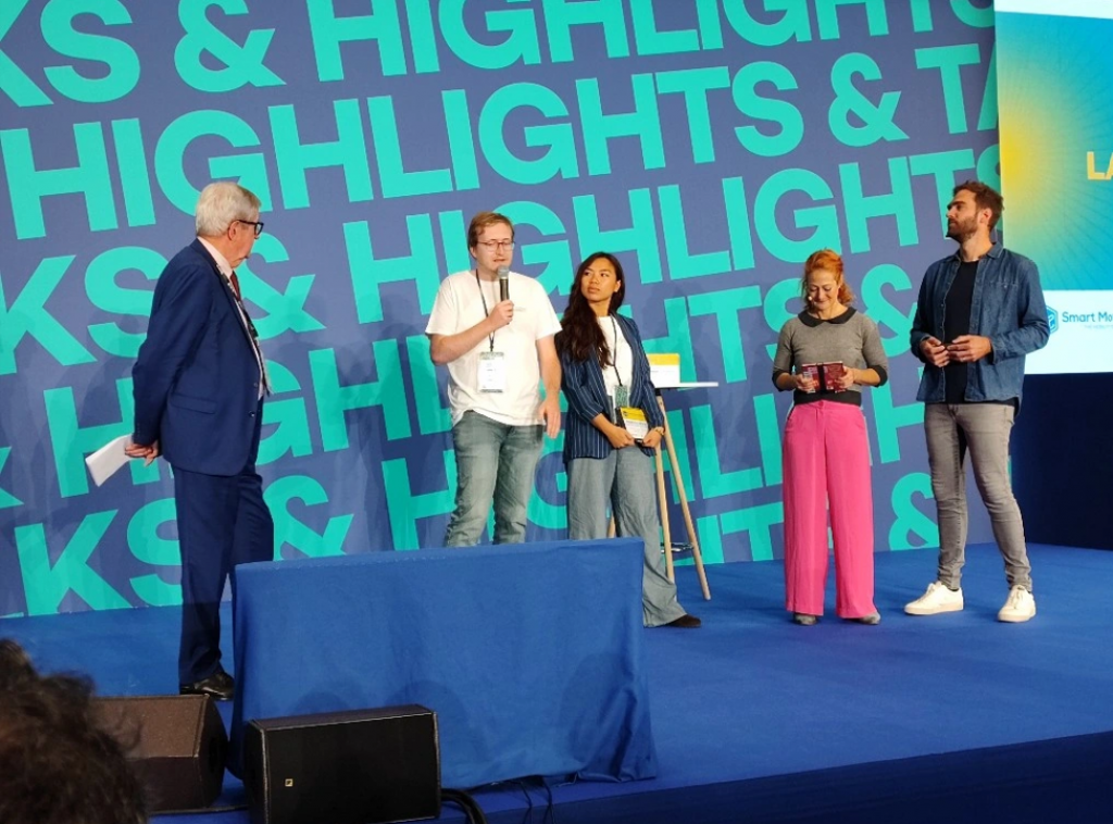 Bild für den Artikel mit dem Namen CityTourPlayer gewinnt den Publikumspreis und den Preis in der Kategorie "Ressourcen und Dienstleistungen für den Betrieb" bei der Smart Move Challenge der EUMO 2024.