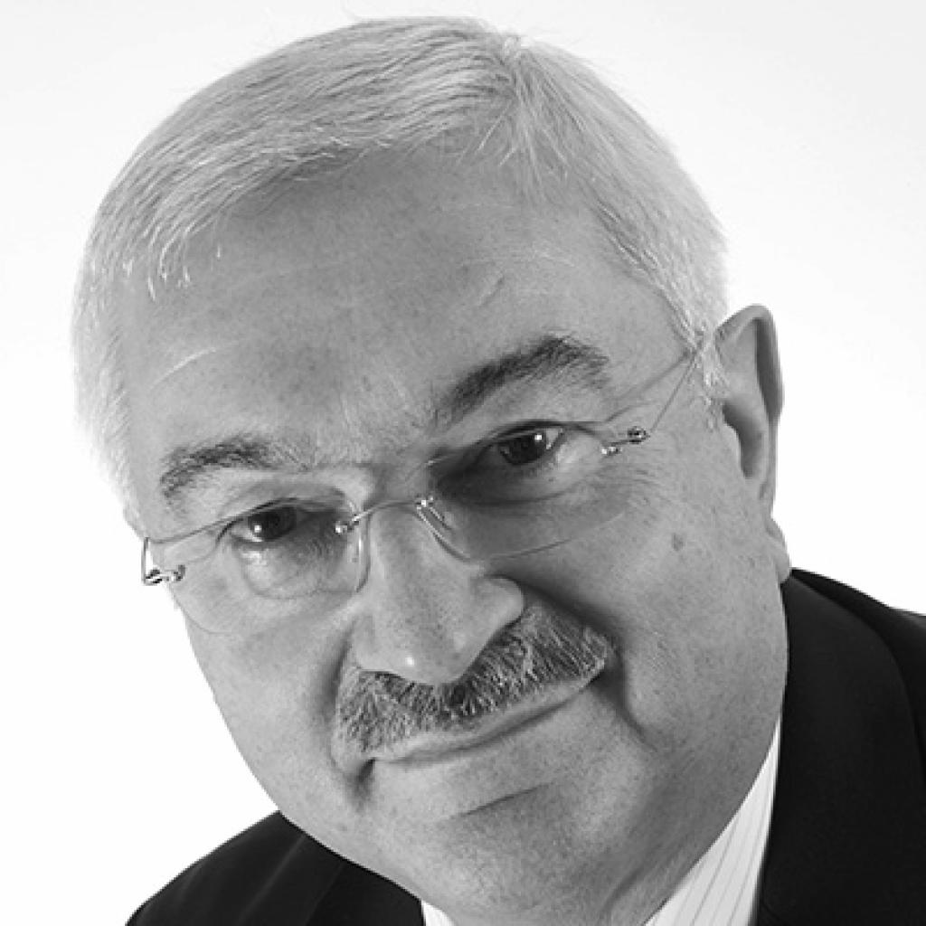 Imagine pentru articolul numit Russell Kett