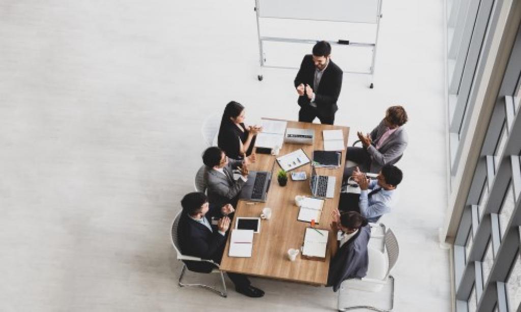 Imagine pentru articolul numit Management și conducere